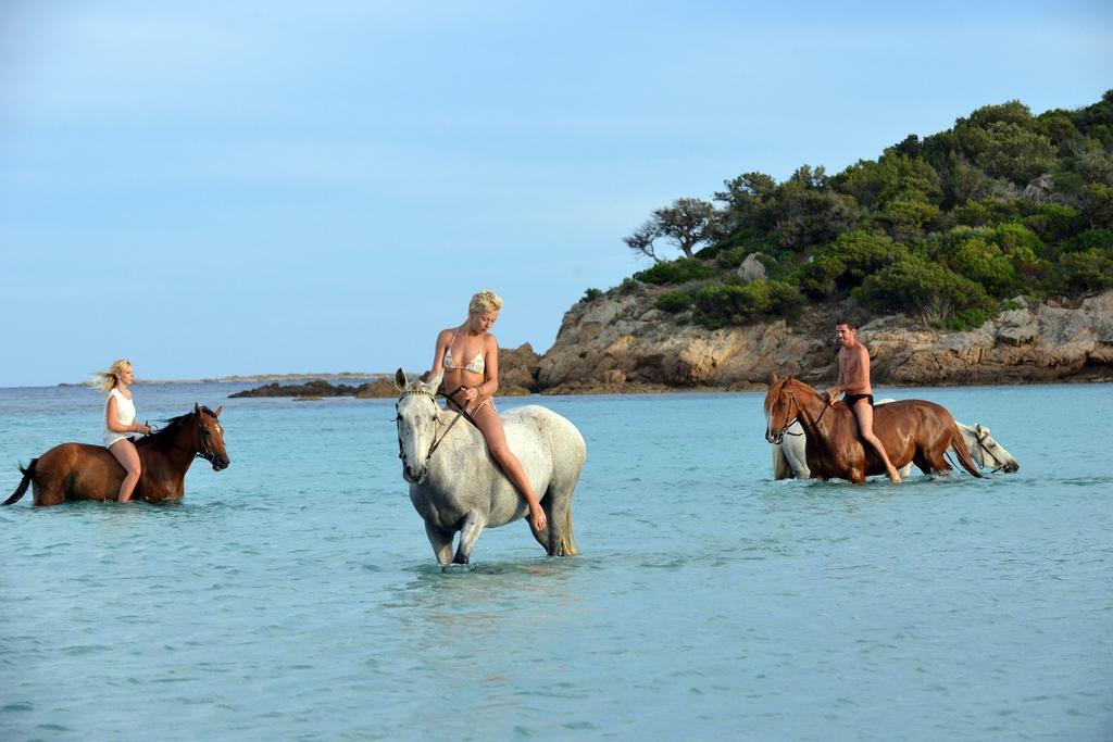 Village Naturiste La Chiappa Порто-Веккьо Экстерьер фото